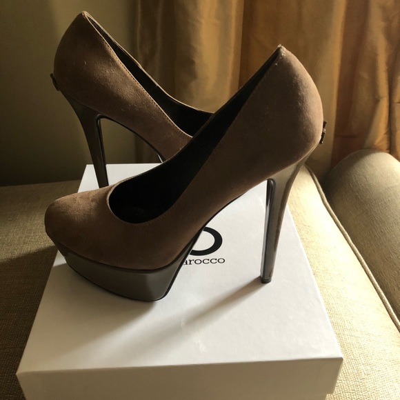 Roccobarocco beige suede pumps with platform. - Picture 2 of 3